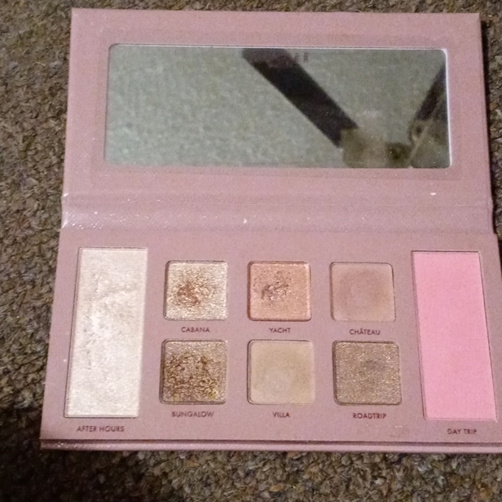 Eyeshadow pallett